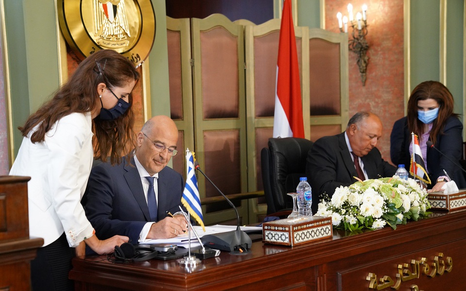 ν-δένδιας-τηλεφώνησε-ο-μάικ-πομπέο-την-2391868