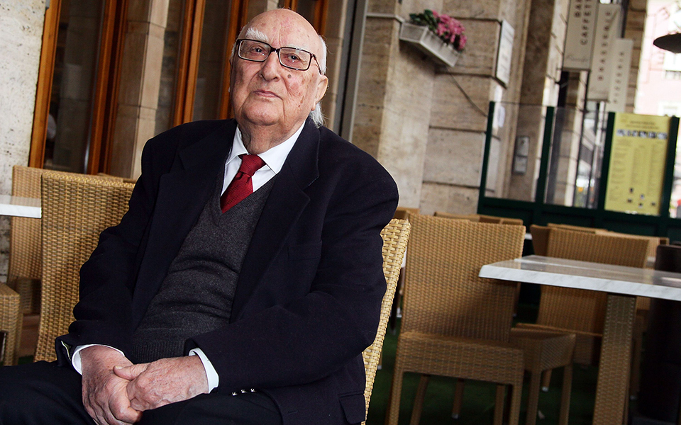 αντέλε-μια-γυναίκα-πρόκληση-στον-καθω-2302103