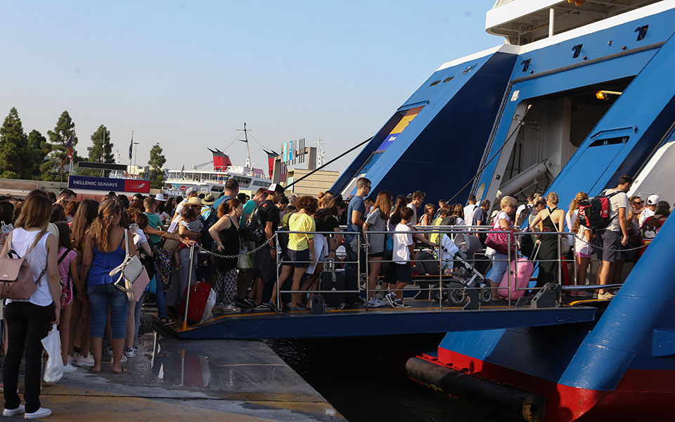 τα-διλήμματα-και-οι-αστοχίες-με-τον-ιό-2393760