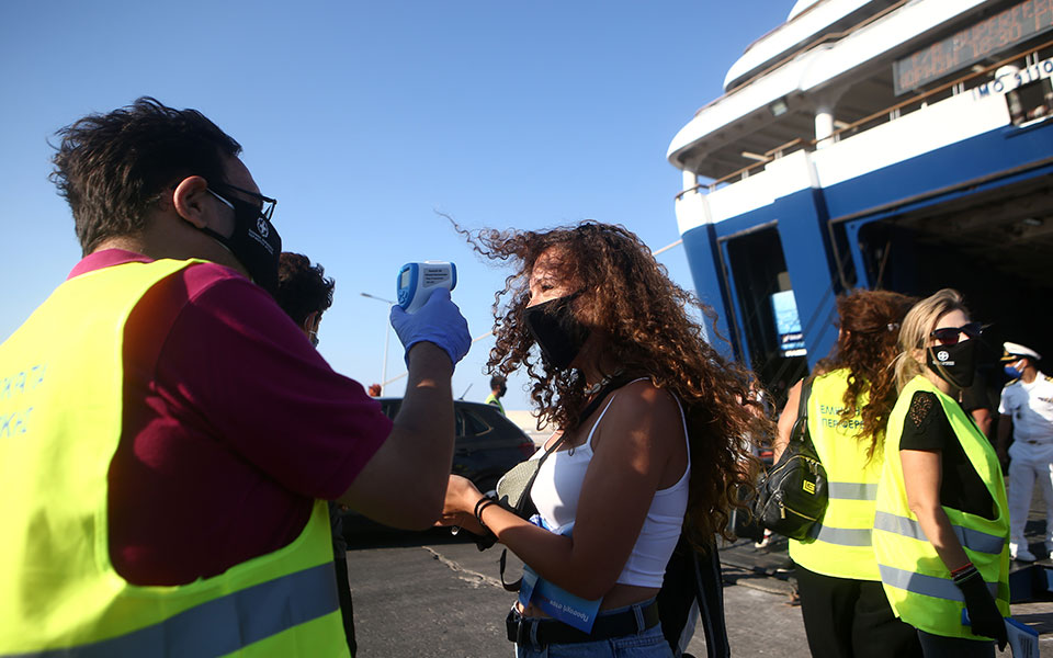 κορωνοϊός-πάνω-από-460-κρούσματα-στην-ατ-2392982