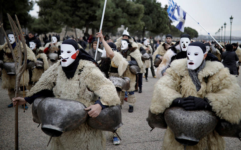 στους-αρχέγονους-ρυθμούς-των-κωδωνοφ-2301799