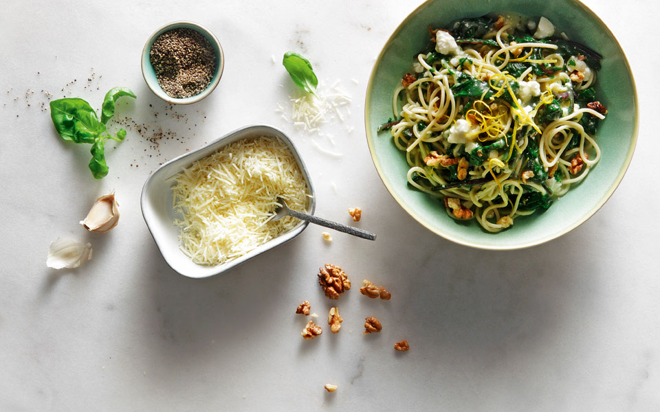 μακαρονάδα-σκορδάτη-με-σέσκουλα-και-τ-2301405