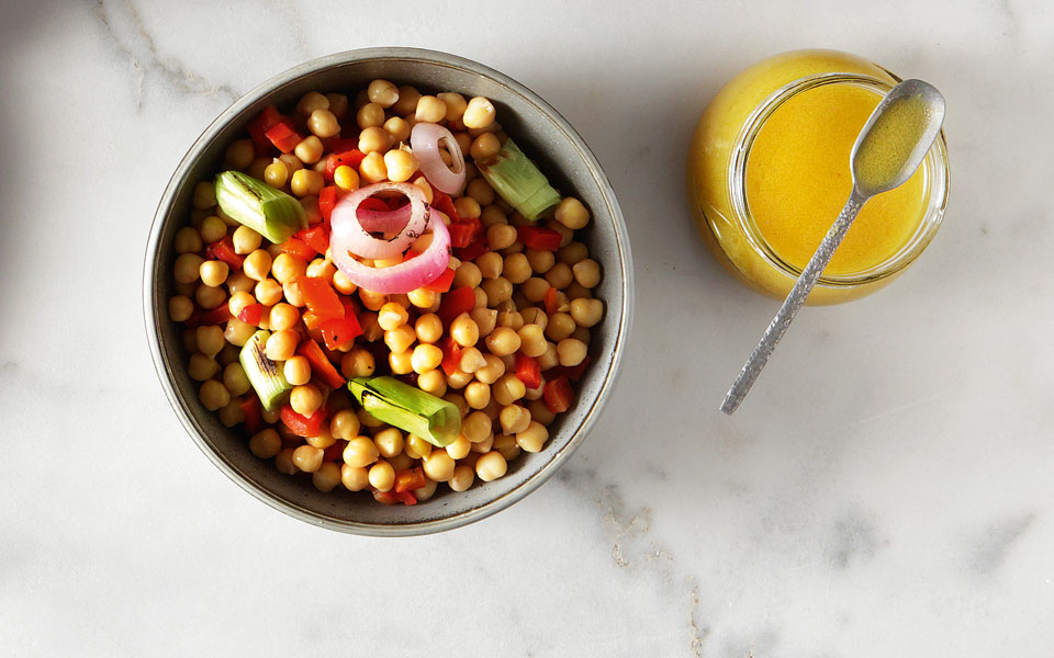 ρεβιθοσαλάτα-με-ψητά-λαχανικά-2301407