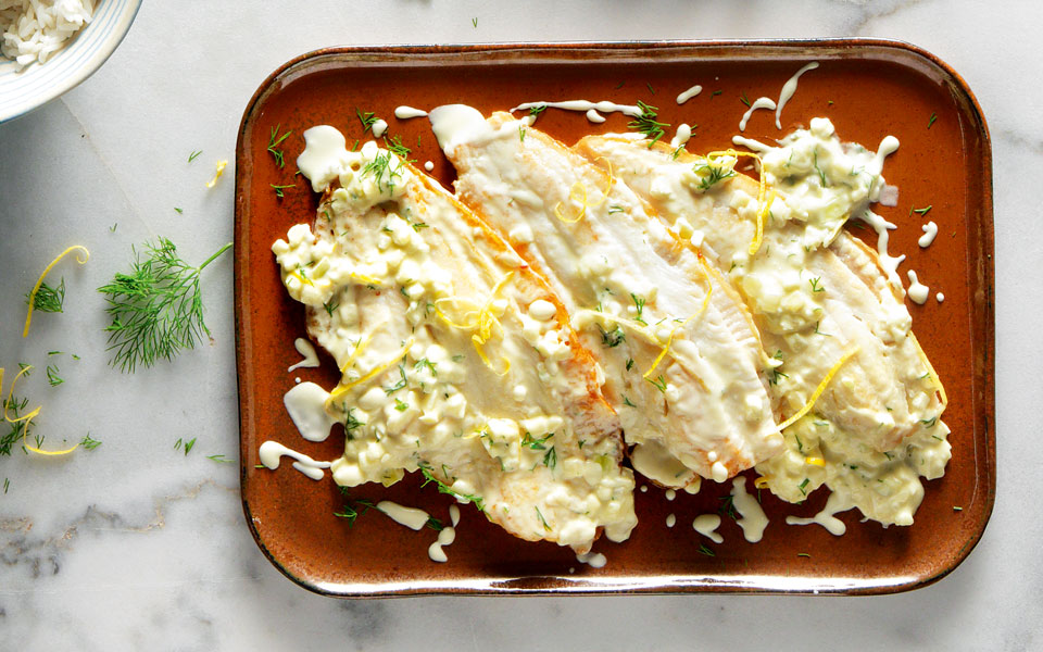 γλώσσες-στο-τηγάνι-με-ολίγη-κρέμα-και-μ-2301414