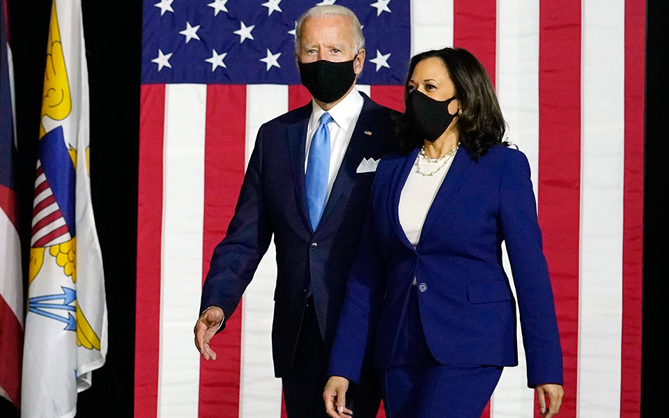 κάμαλα-χάρις-κουρέλιασε-την-αμερική-2392710