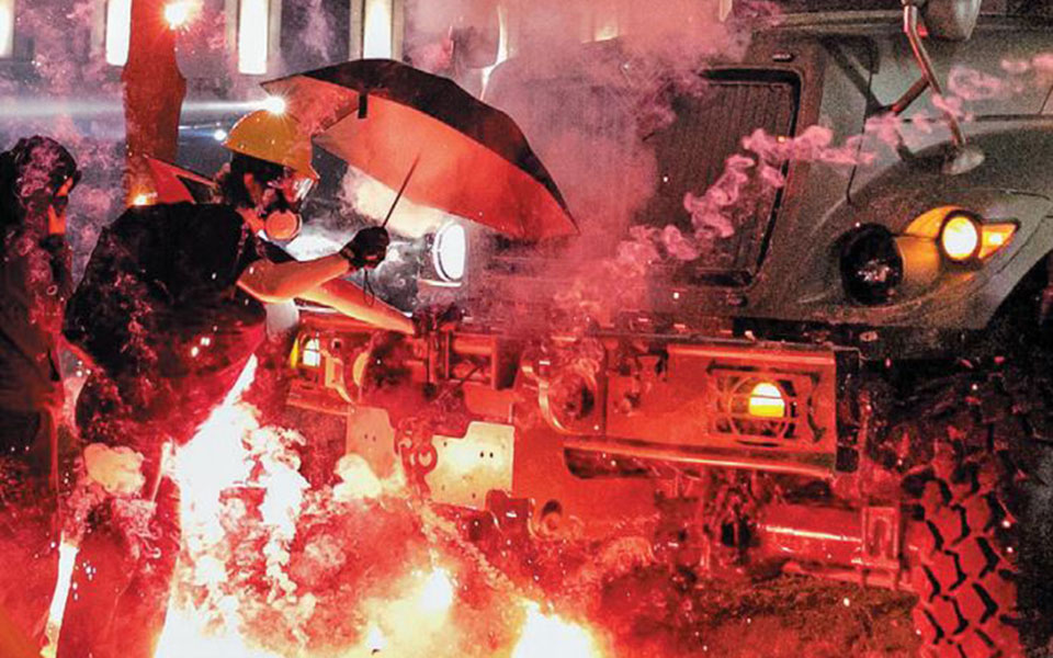 δύο-νεκροί-στις-διαδηλώσεις-στο-ουισκ-2394300