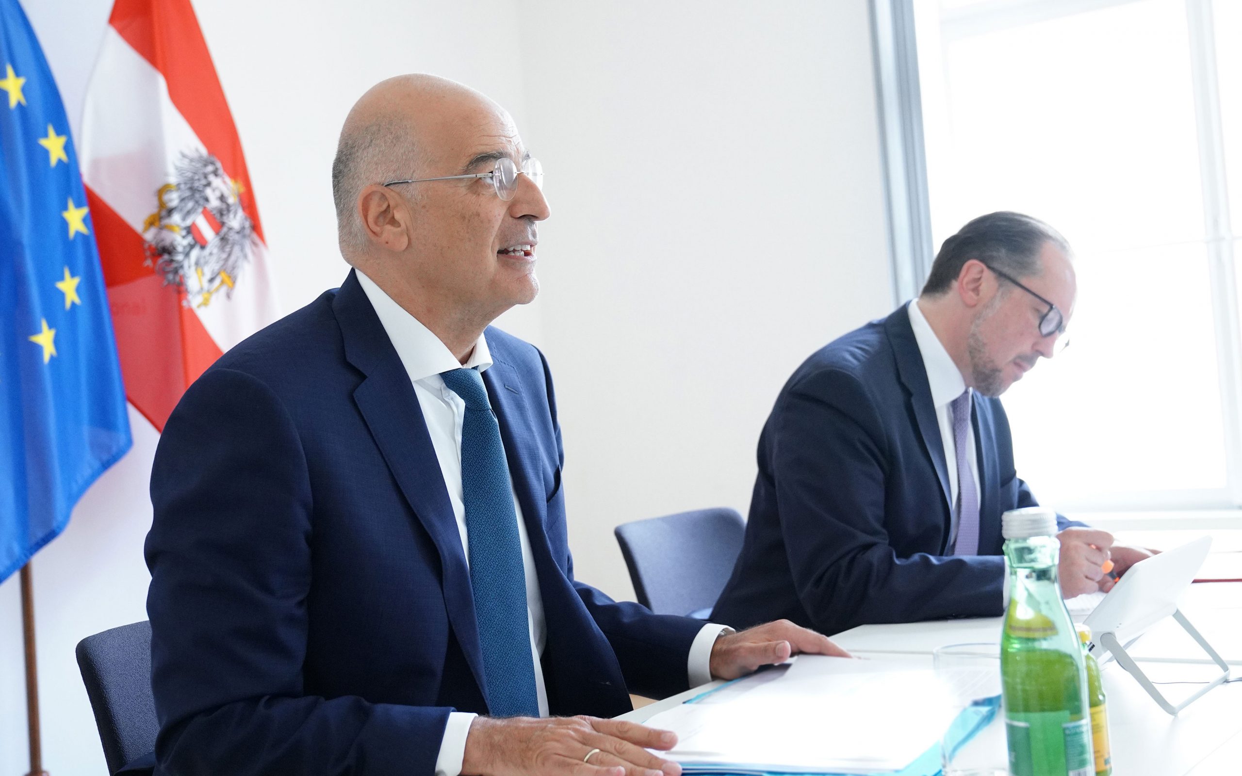 ευρωπαίοι-υπεξ-αλληλεγγύη-σε-ελλάδα-κ-2392865