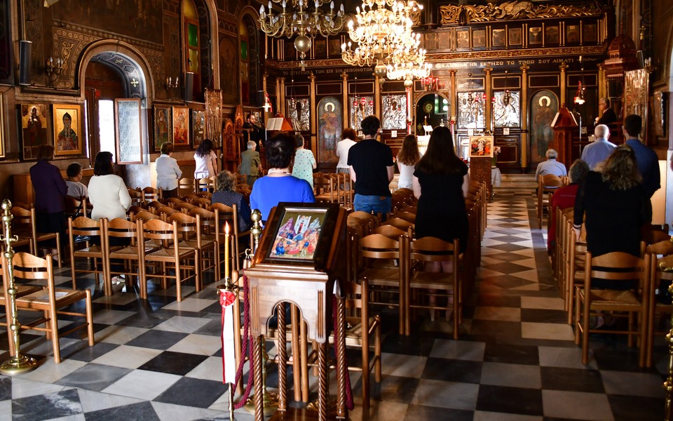 κάλυμνος-συνελήφθη-ιερέας-που-καλούσ-2392917