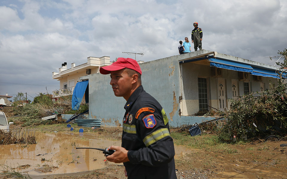 στο-κέντρο-επιχειρήσεων-του-πσ-ο-μ-χρυσ-2392144