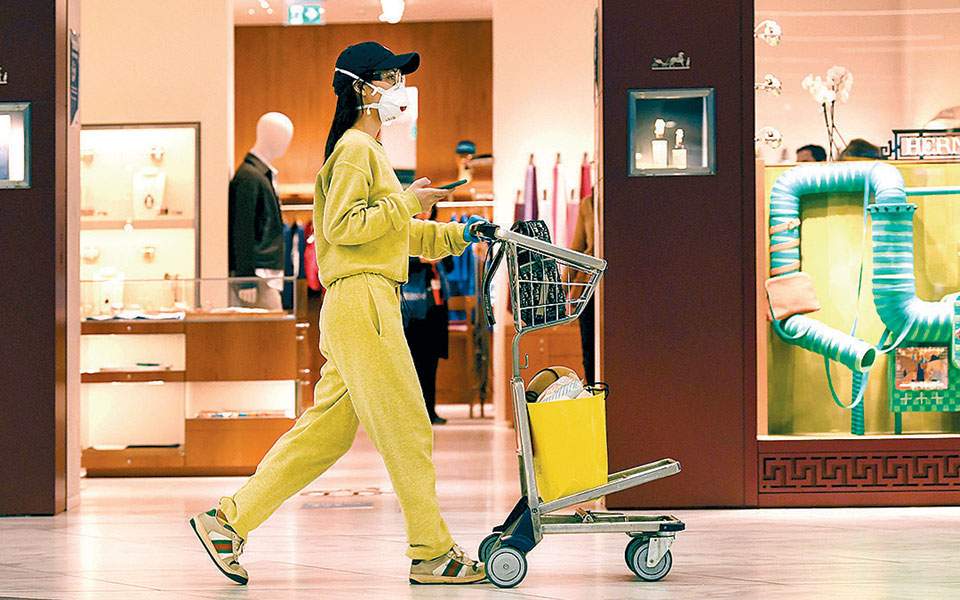 που-οι-νέοι-και-οι-ασυμπτωματικοί-κύρ-2393116