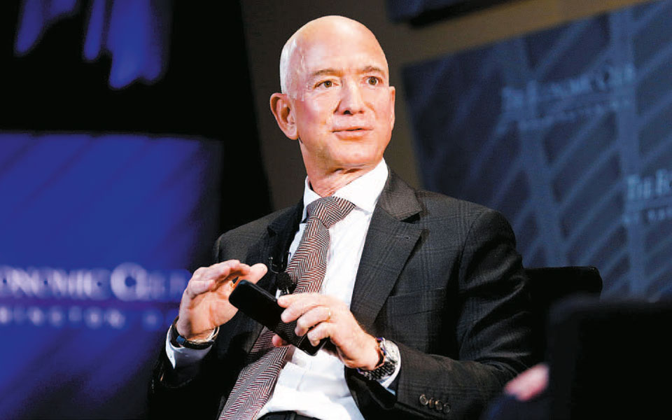 μετοχές-της-amazon-αξίας-31-δισ-δολ-πούλησε-ο-τ-2391821