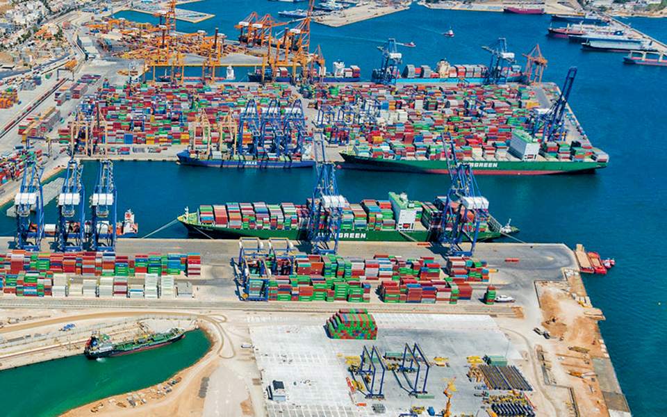 τα-φορτία-της-cosco-στήριξαν-τον-πειραιά-στ-2393273