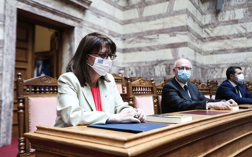 μήνυμα-κ-σακελλαροπούλου-για-κορωνοϊ-2393830