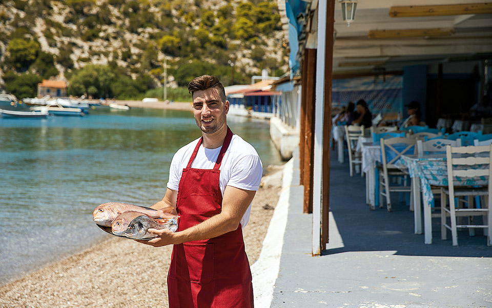 μπάνιο-στην-πίσω-αυλή-της-αττικής-2393881