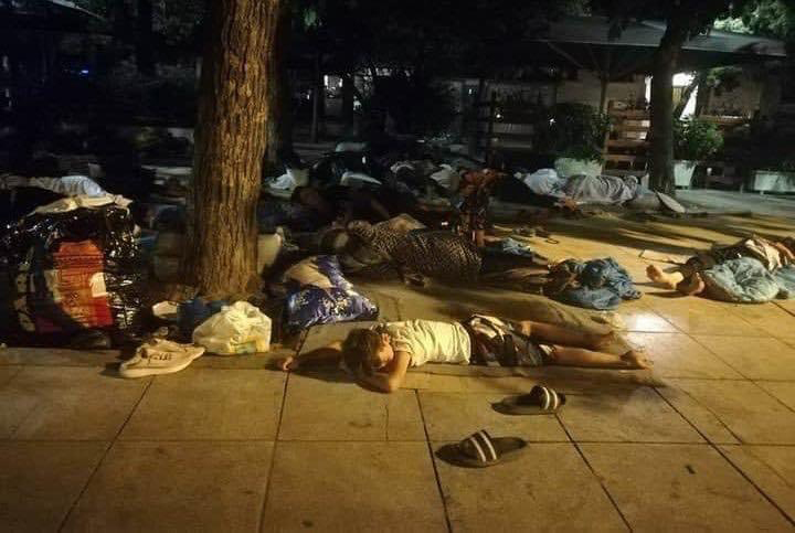 αν-είσαι-στην-πλατεία-κάποιος-θα-βοηθ-2391133