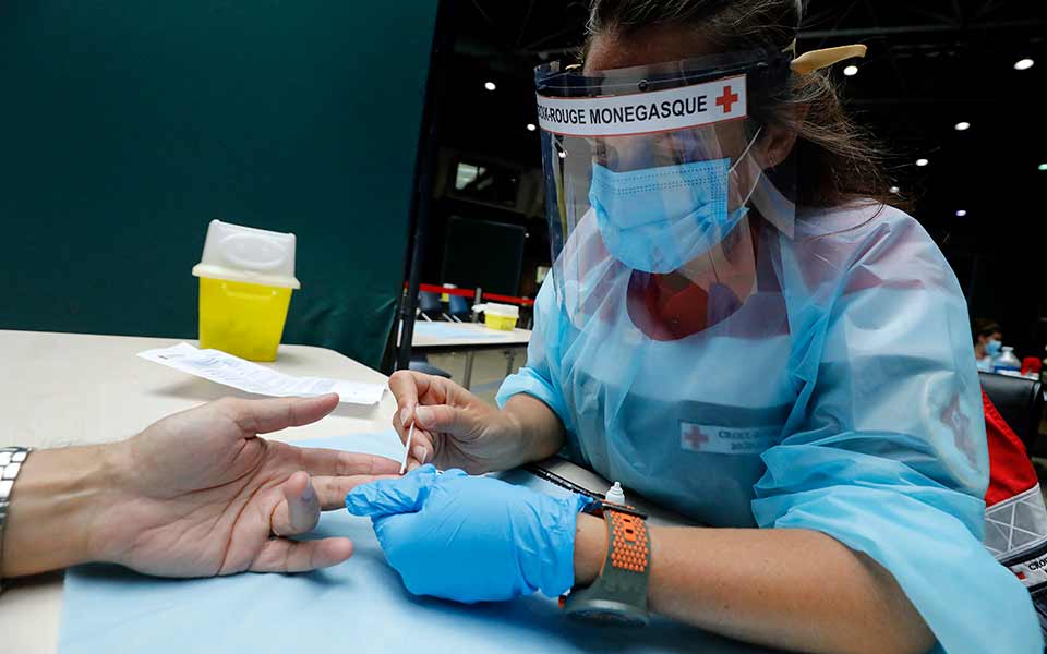 tα-αντισώματα-η-ανοσία-τα-τεστ-και-η-επα-2391122