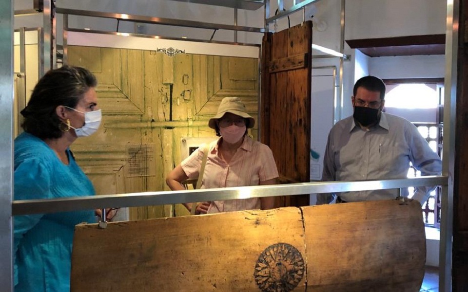 σημαίνουσα-επίσκεψη-του-αμερικανού-ε-2393877