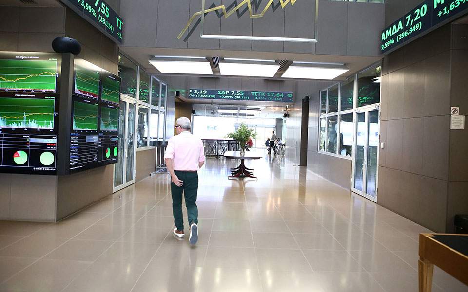 ισχυρές-πιέσεις-στις-τράπεζες-και-καθ-2391969