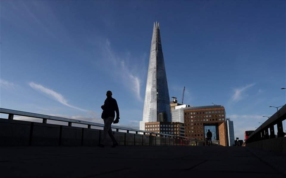 βρετανία-επίδομα-σε-χαμηλόμισθους-πο-2394289