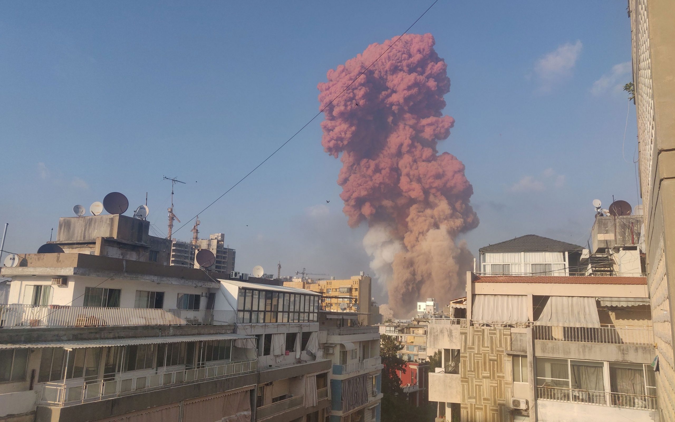 ισχυρή-έκρηξη-συγκλόνισε-τη-βηρυτό-δ-2391462