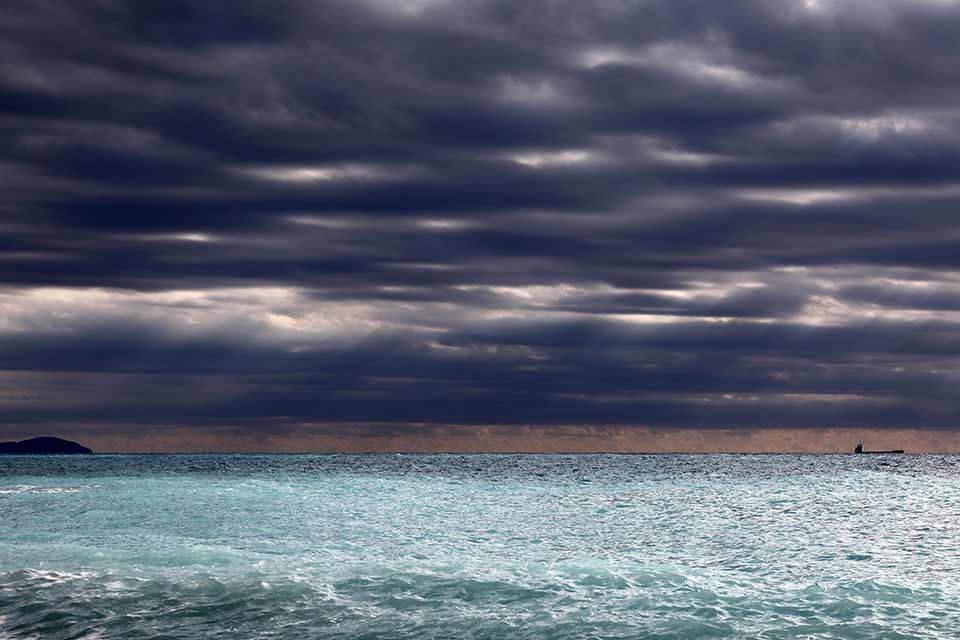 eστιν-θάλασσα-τις-δε-νιν-κατασβέσει-2391962