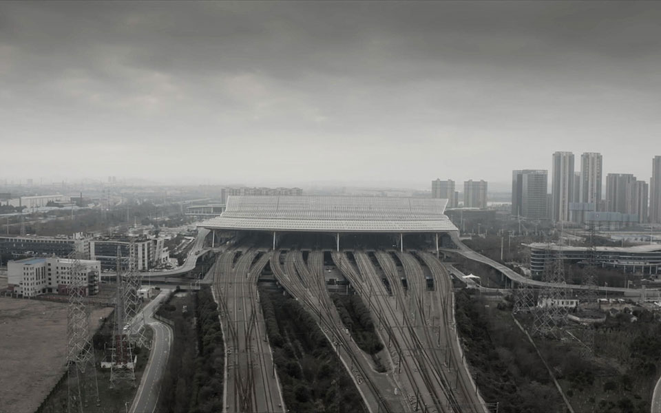 εξ-αποστάσεως-ντοκιμαντέρ-για-τη-γουχ-2394321