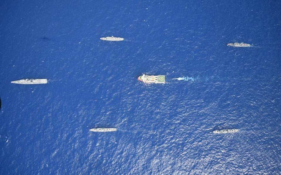 associated-press-τα-πολεμικά-πλοία-ελλάδας-και-τουρ-2392926