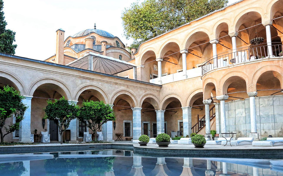 ενας-κήπος-από-μετάξι-ξεφύτρωσε-στο-2394476