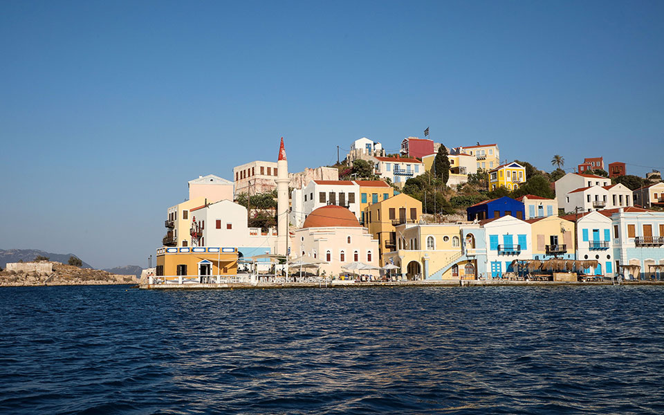 το-καστελλόριζο-τιμάει-τις-ενοπλες-δυ-2393717