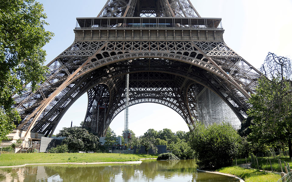 παρίσι-υποχρεωτική-χρήση-μάσκας-σε-εξ-2392117