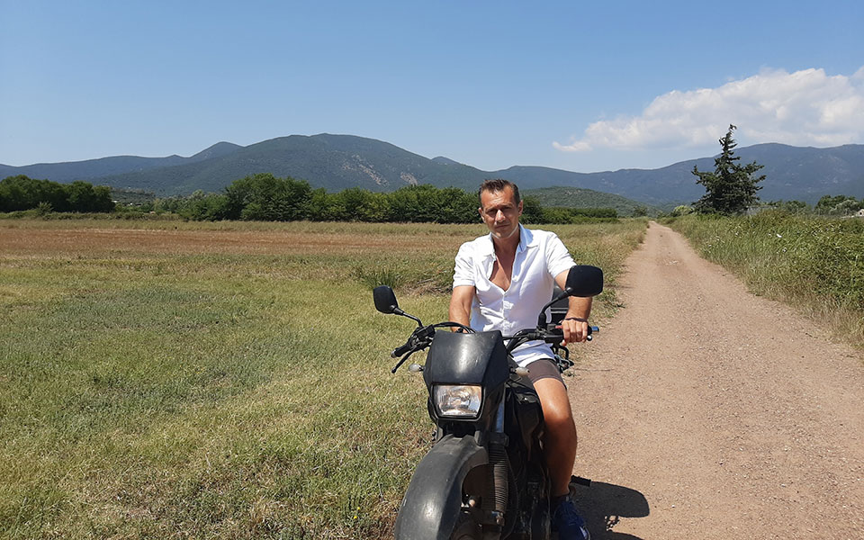 eνα-εικοσιτετράωρο-με-τον-ηθοποιό-και-σ-2393749