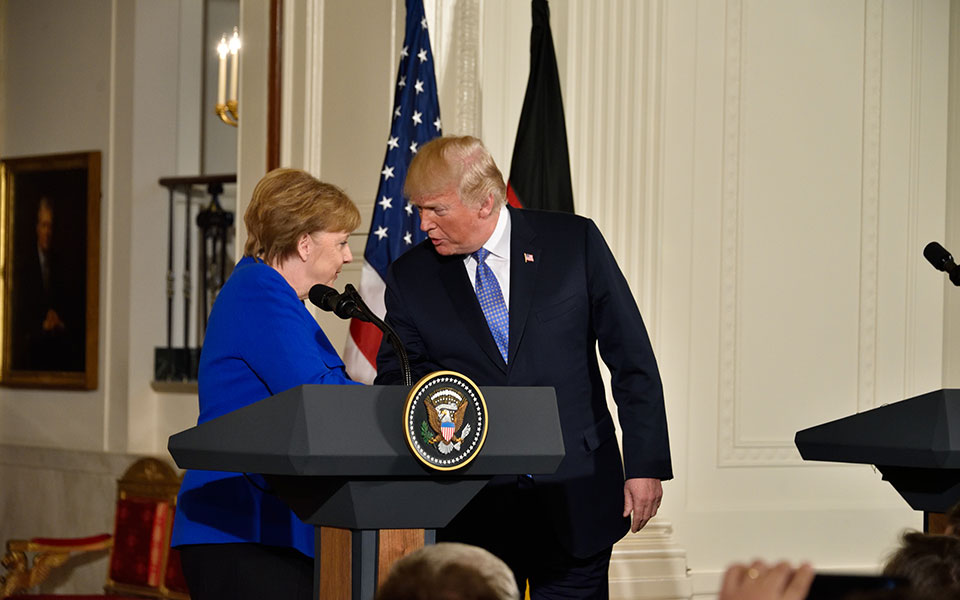 μπαράζ-παρεμβάσεων-για-αποκλιμάκωση-2394294