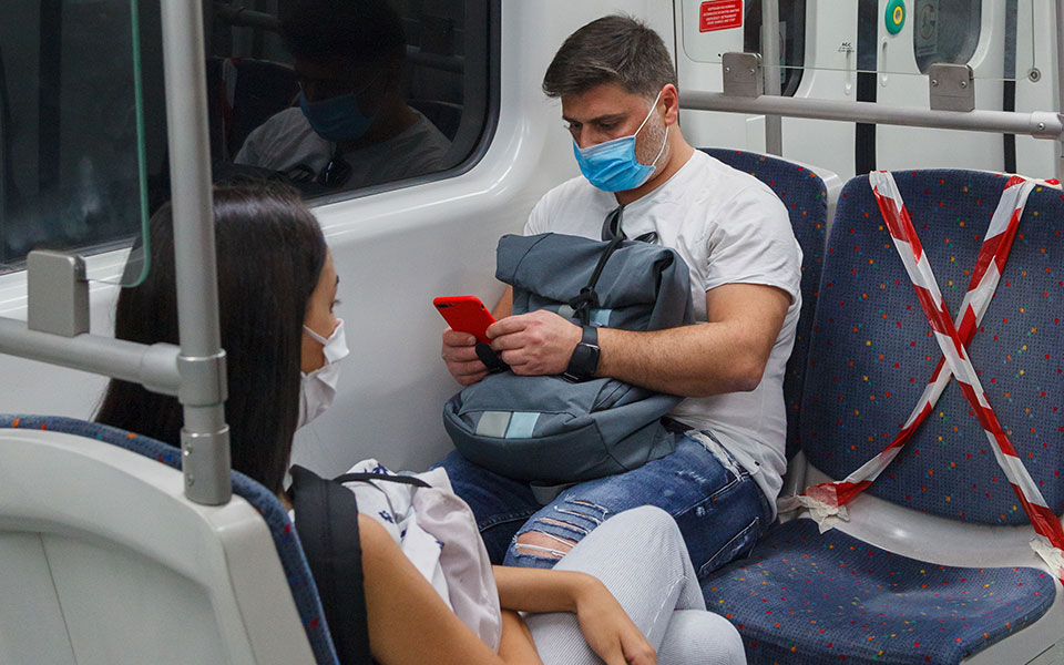 η-επίδραση-της-μάσκας-2394250