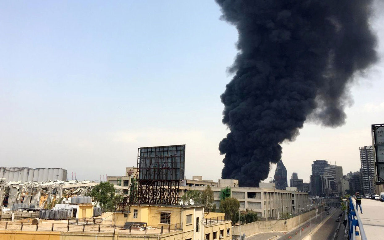 Βηρυτός: Πυρκαγιά στο λιμάνι ένα μήνα μετά τη φονική έκρηξη (φωτογραφίες)-1