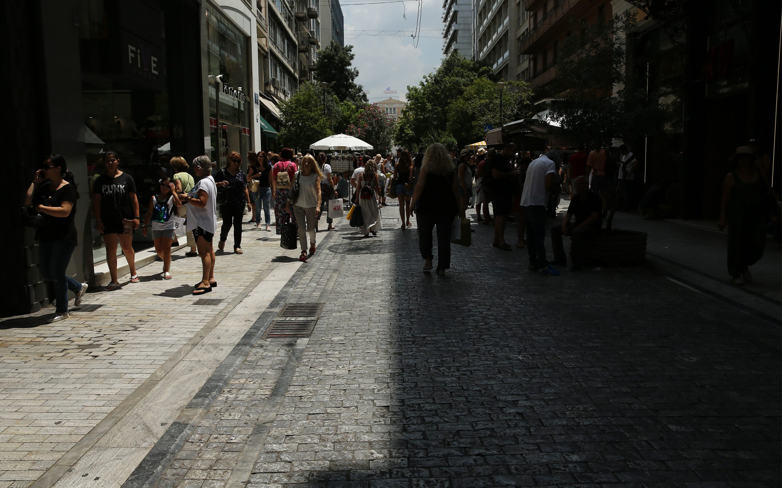 ινεμυ-εσεε-πτώση-50-στον-τζίρο-του-λιανε-561070858