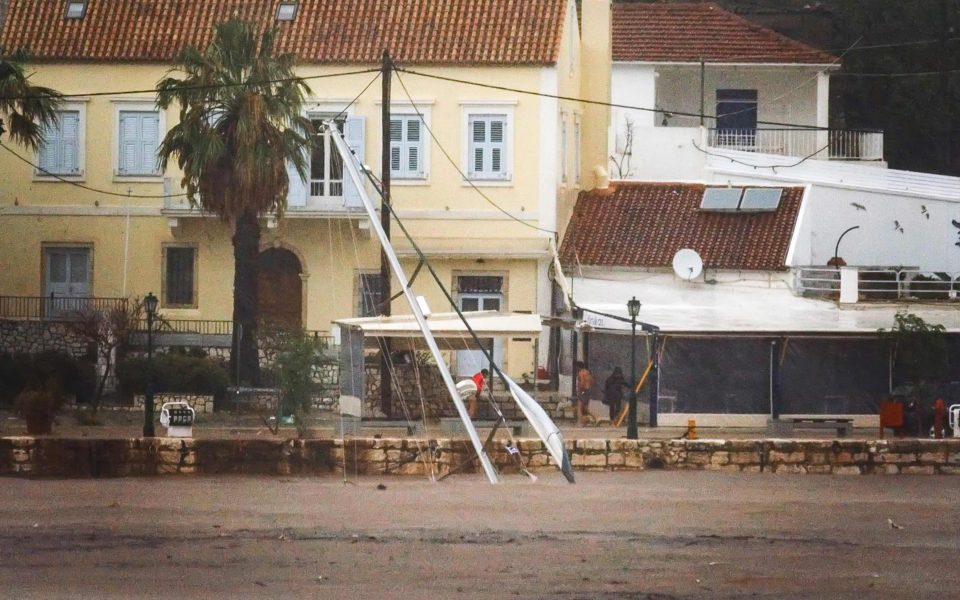 επεσαν-317-τόνοι-νερού-ανά-στρέμμα-σε-δύο-561094333