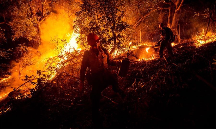 ηπα-οι-φονικές-πυρκαγιές-στο-επίκεντρ-561078442