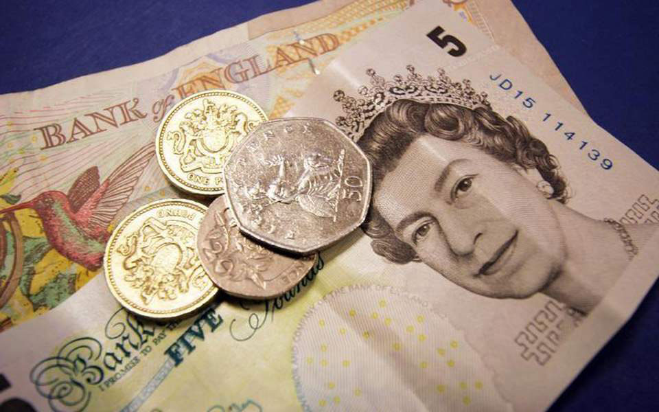 οι-φόβοι-ενός-brexit-χωρίς-συμφωνία-βυθίζου-561074035