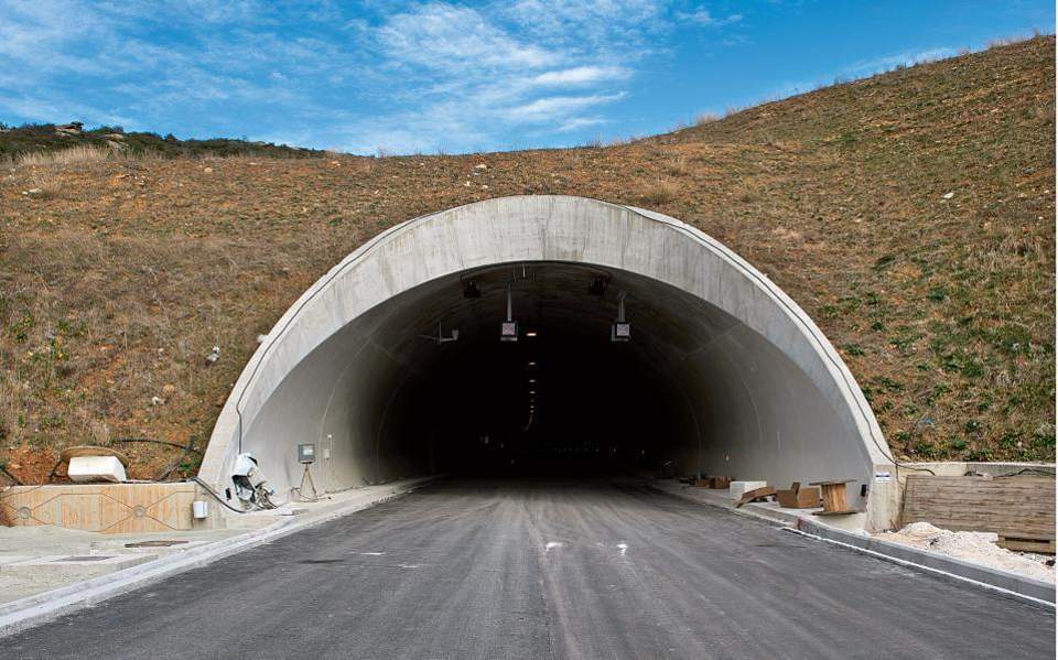 στη-μυτιληναίος-ο-οδικός-άξονας-ακτ-561083323