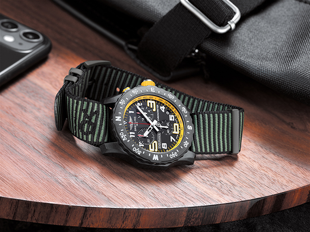 Νέοι χρονογράφοι BREITLING Endurance Pro-8