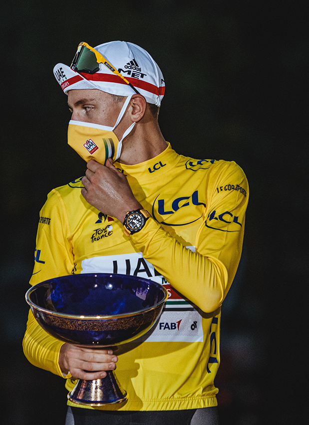 O νικητής του Tour de France φορούσε BREITLING-2