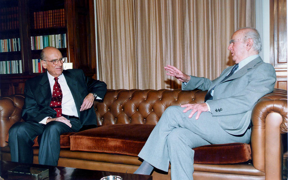 το-άγνωστο-παρασκήνιο-του-βυθίσατε-τ-561068353