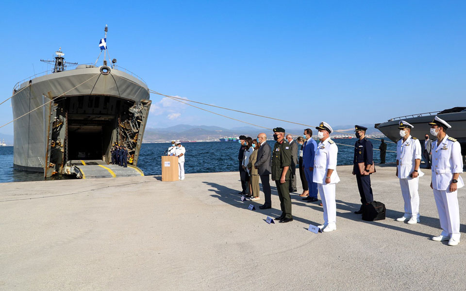 απέπλευσε-για-τον-λίβανο-το-αρματαγωγ-561078106