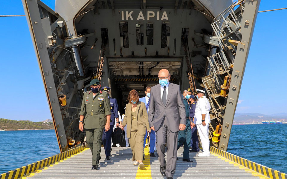 Απέπλευσε για τον Λίβανο το αρματαγωγό «Ικαρία» – Μεταφέρει 180 τόνους ανθρωπιστικής βοήθειας-2