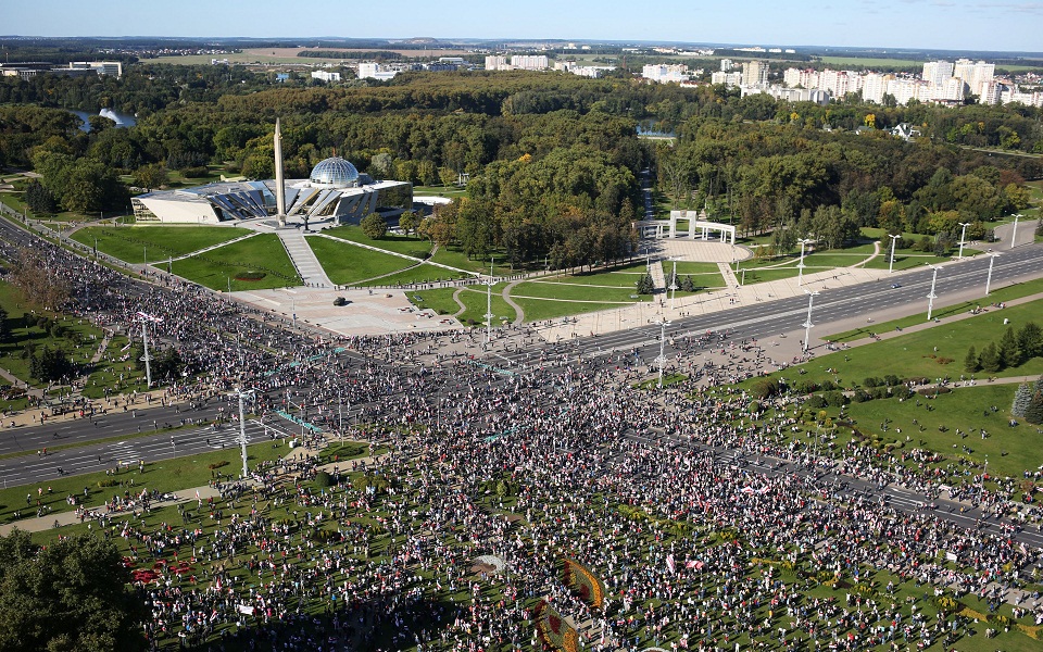 δεκάδες-χιλιάδες-απαίτησαν-στο-μινσκ-561085942