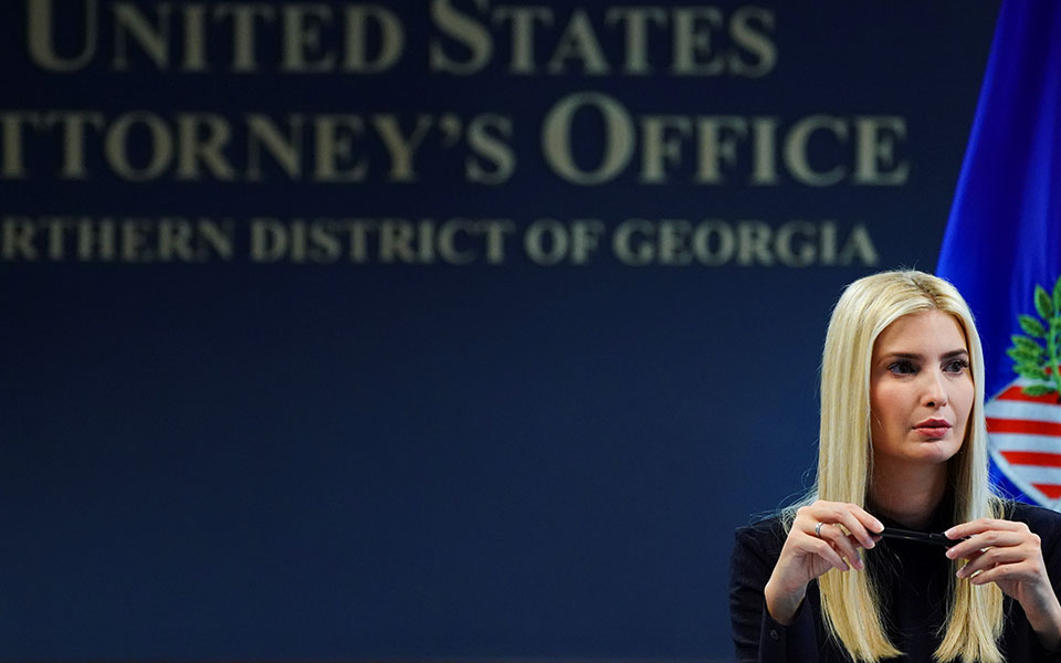 o-τραμπ-σκεφτόταν-την-ιβάνκα-για-αντιπρ-561095983