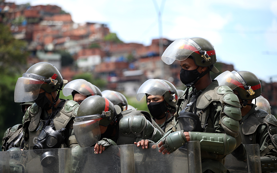 βενεζουέλα-οι-ελλείψεις-βασικών-αγαθ-561098836