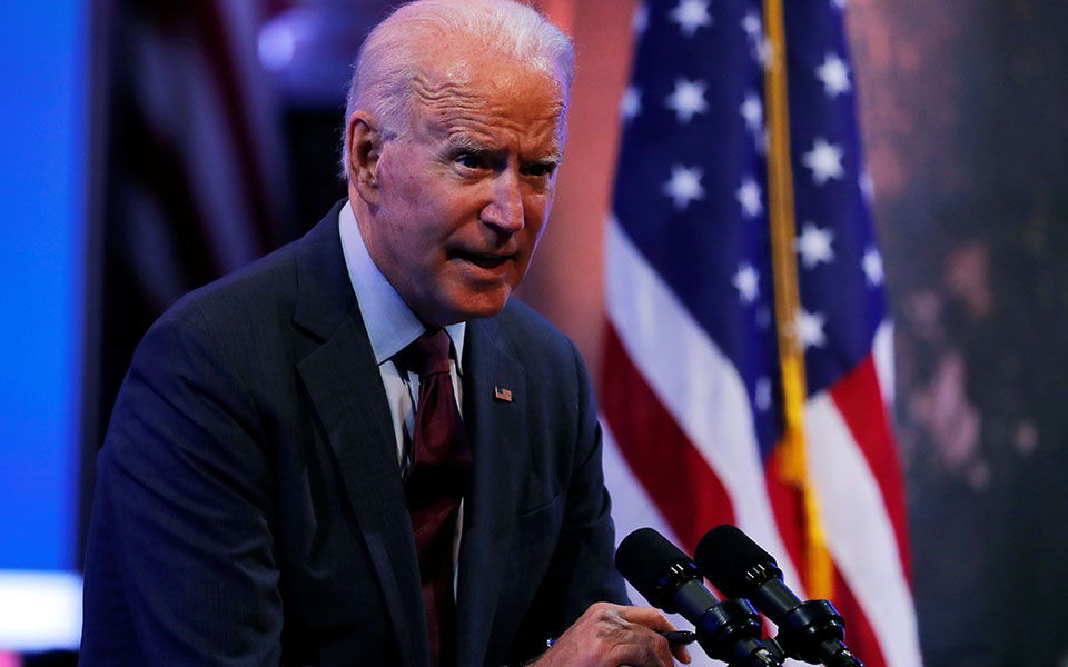 h-washington-post-στηρίζει-μπάιντεν-έναντι-του-χει-561096013