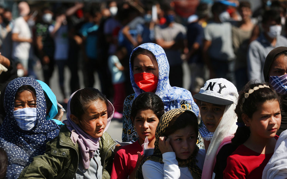 την-άμεση-μεταφορά-προσφύγων-και-μετα-561073885