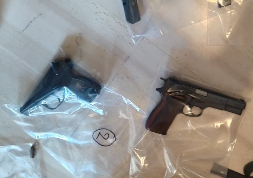 Το «οπλοστάσιο» που έκρυβαν στη γιάφκα και τα σπίτια τους οι συλληφθέντες (εικόνες)-5